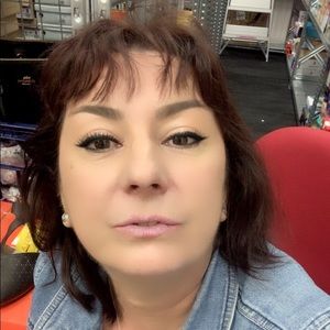 Meet your Posher, Eva